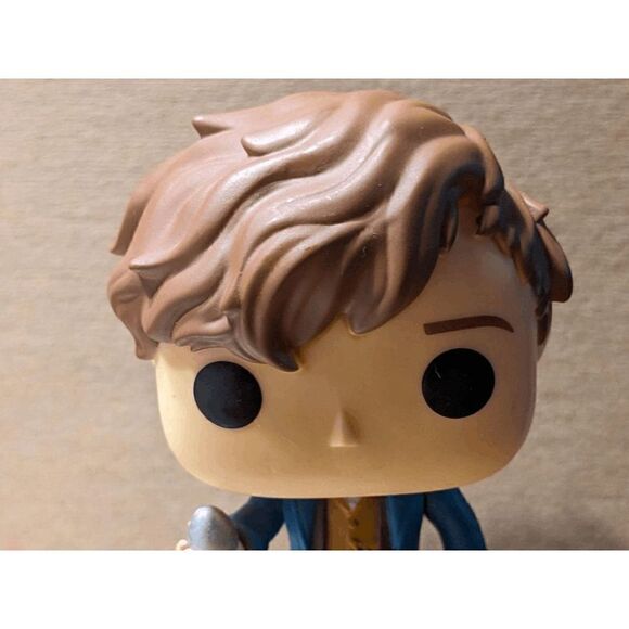 Funko Pop Fantastic Beasts Newt Scamander w/ Egg Vinyl Figure #02 Loose No Box - Picture 1 of 5